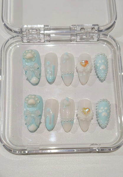 Blue Cat Paw